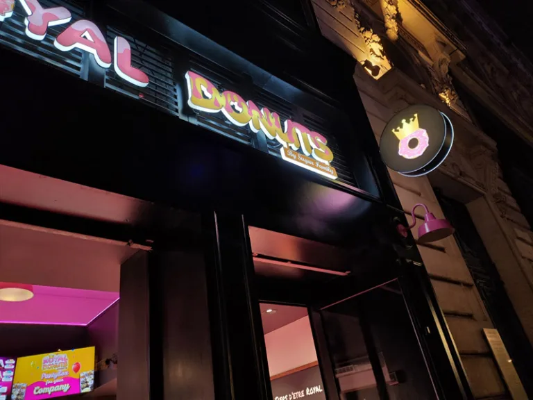 agence graphics enseigne lumineuse bloc led lettre relief royal donuts marseille toulouse bordeaux bayonne